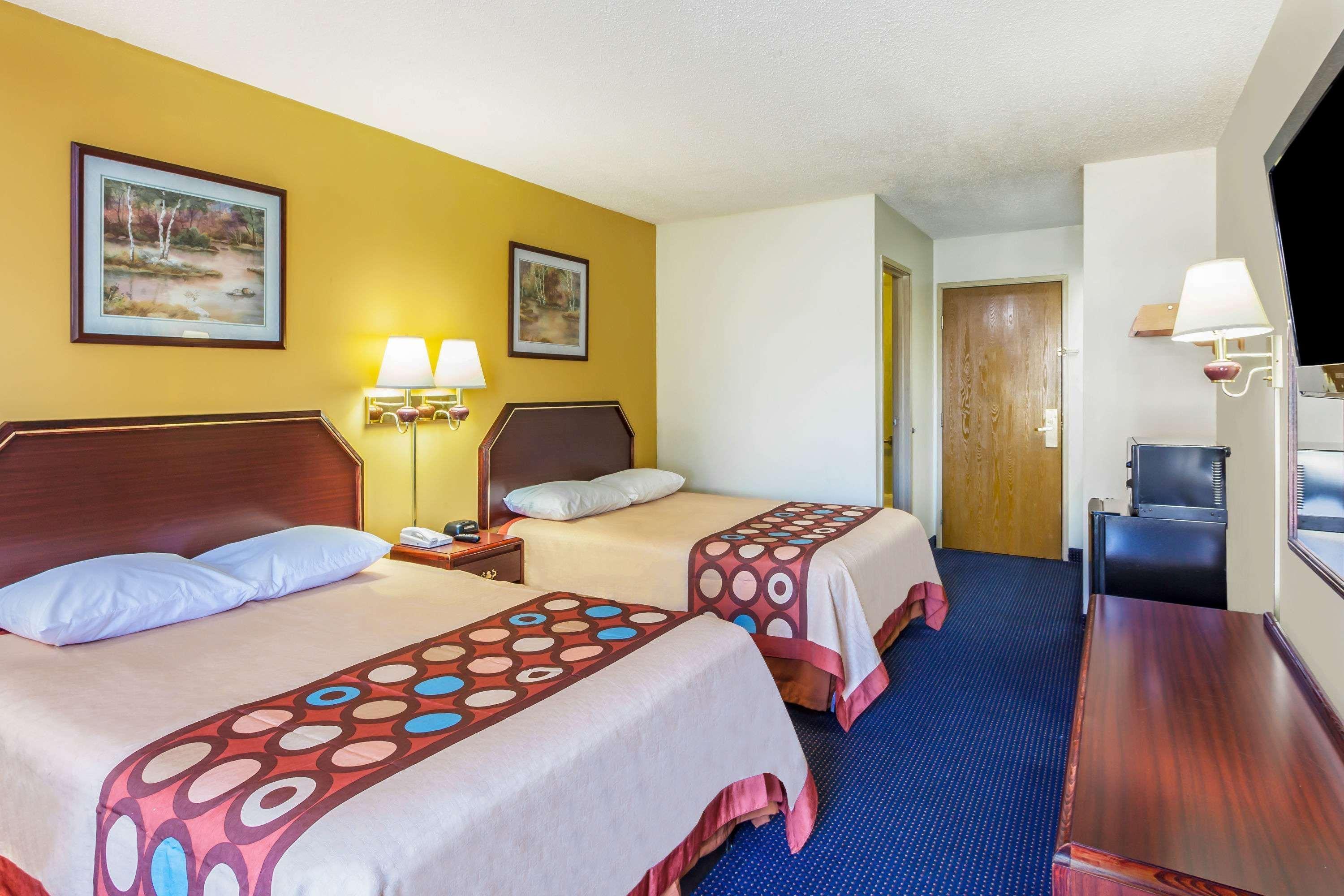 Super 8 By Wyndham Morristown/South Hotel Екстериор снимка
