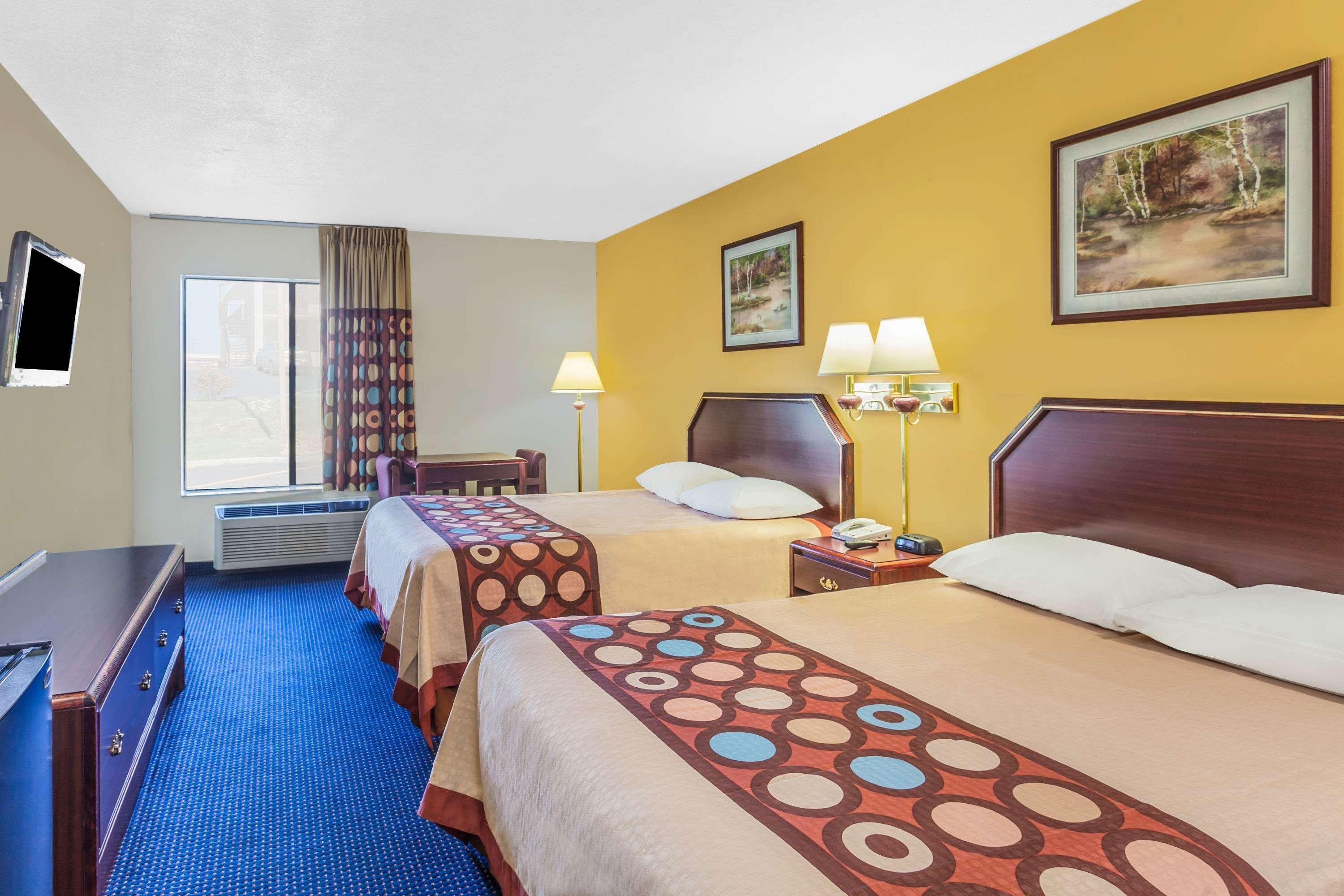 Super 8 By Wyndham Morristown/South Hotel Екстериор снимка