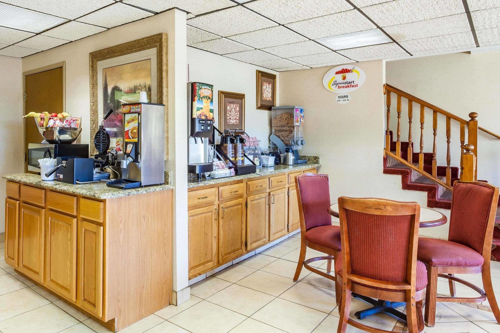 Super 8 By Wyndham Morristown/South Hotel Екстериор снимка